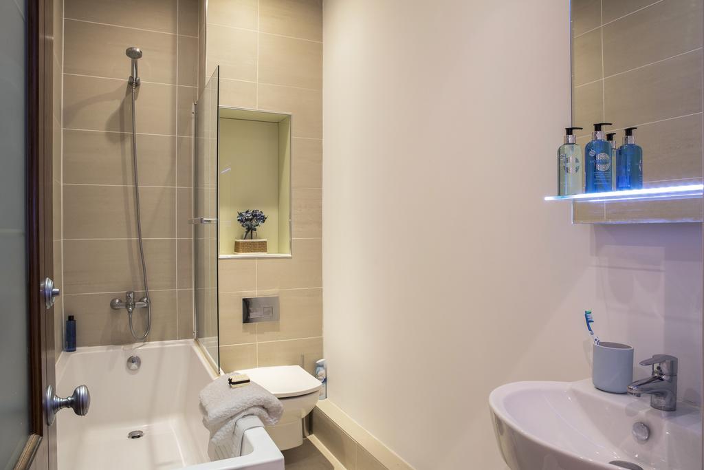 הנדון Finchley Central Luxury 3 Bed Triplex Loft Style Apartment מראה חיצוני תמונה